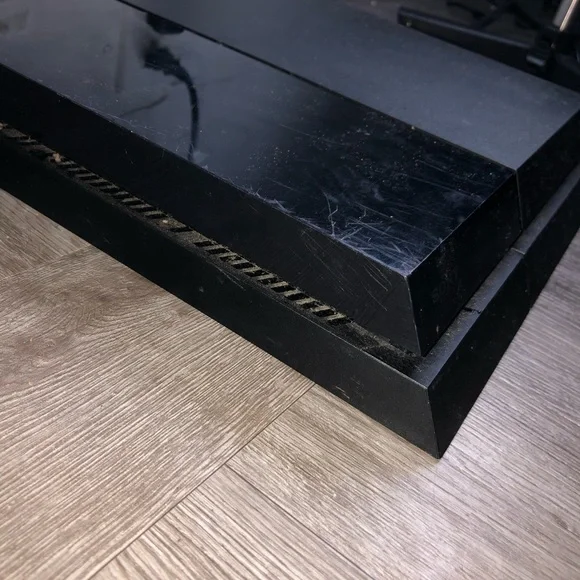 PS4 - Picture 3 of 3